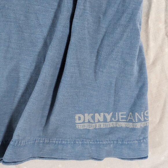 DKNY JEANS BLUE T-SHIRT SIZE XL FRONT POCKET MEN'S UNISEX SHIRT FASHION STYLE - Picture 2 of 16